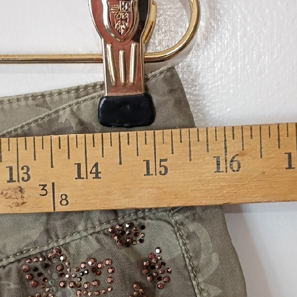 Express Olive Floral Cargo Shorts Embroidered Rhinestones bedazzled size 2 Y2K - Picture 9 of 13